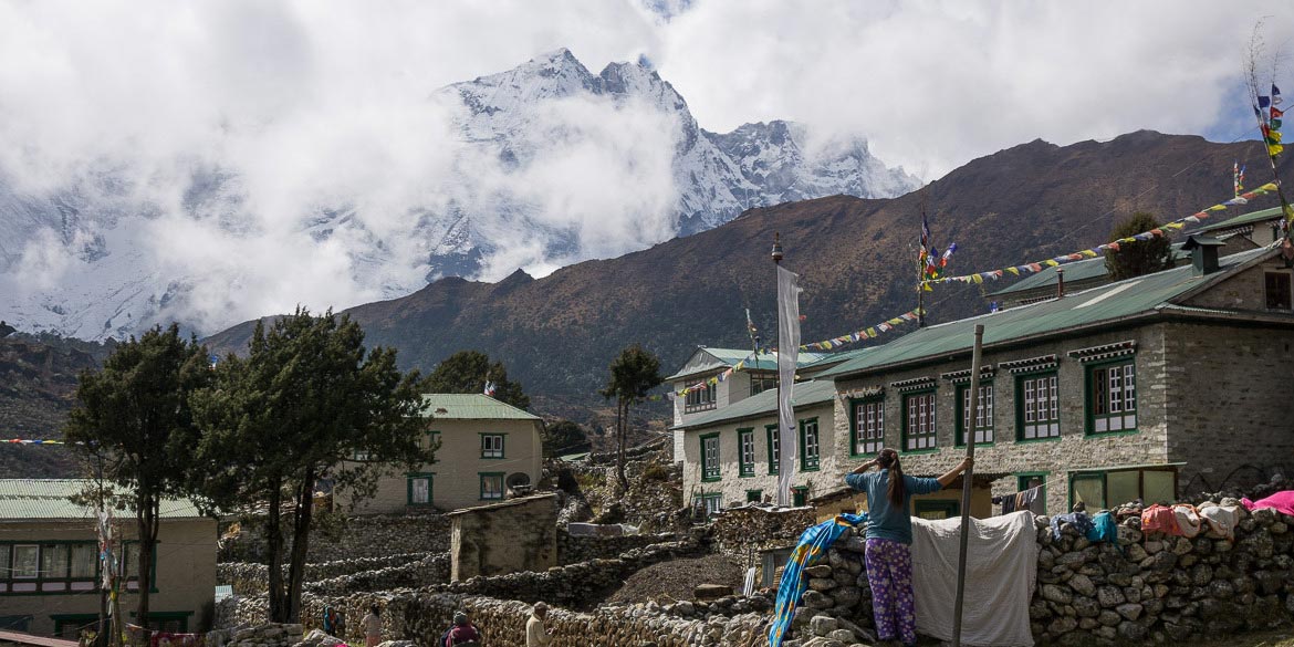 TENGBOCHE – KHUMJUNG (3790 M) 5 hrs trek 