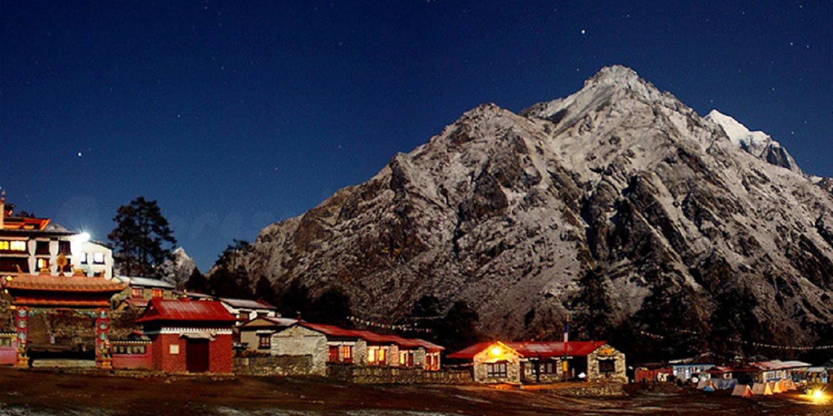 NAMCHE BAZAAR – TENGBOCHE (3867 M) 4 hrs trek